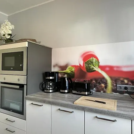 Holiday home Bellavita - Mit Grossem Eingezaeuntem Garten - Infrarotsauna - 3 Hunde Willkommen - Badesee 800m Entfernt *