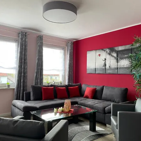 Bellavita - Mit Grossem Eingezaeuntem Garten - Infrarotsauna - 3 Hunde Willkommen - Badesee 800m Entfernt Semesterbostad *