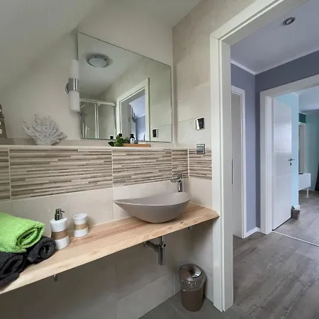 Holiday home Bellavita - Mit Grossem Eingezaeuntem Garten - Infrarotsauna - 3 Hunde Willkommen - Badesee 800m Entfernt