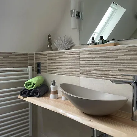 Bellavita - Mit Grossem Eingezaeuntem Garten - Infrarotsauna - 3 Hunde Willkommen - Badesee 800m Entfernt Semesterbostad