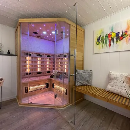 Bellavita - Mit Grossem Eingezaeuntem Garten - Infrarotsauna - 3 Hunde Willkommen - Badesee 800m Entfernt *