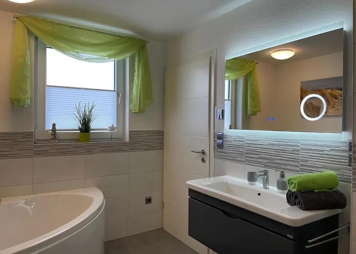 度假居 Bellavita - Mit Grossem Eingezaeuntem Garten - Infrarotsauna - 3 Hunde Willkommen - Badesee 800m Entfernt